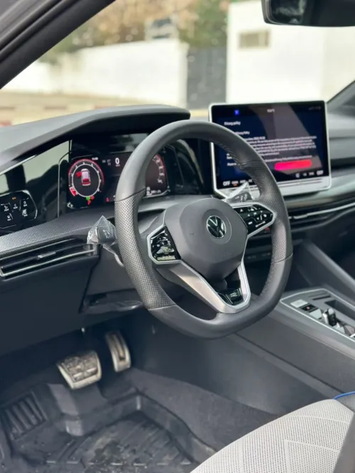 Volkswagen Golf 8 2025 R-Line