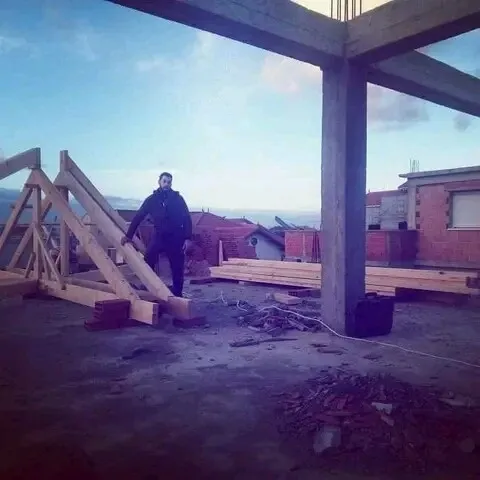 Charpent en bois   تركيب القرميد 