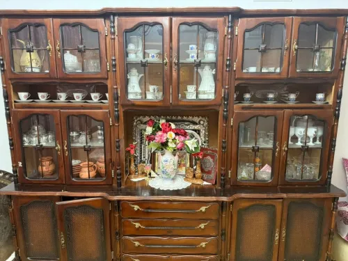 خزانة عرض خشبية كلاسيكية vaisselier bois massif classique