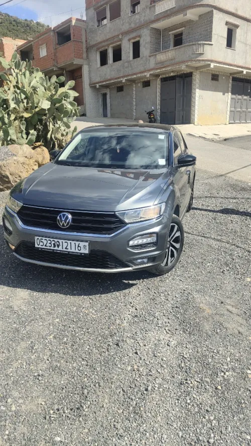 Volkswagen T-Roc 2021 active