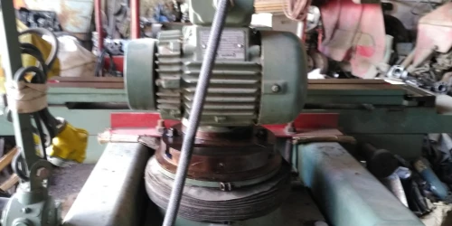 Affuteuse des outils HMT