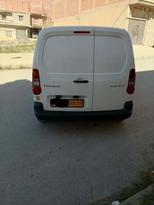 Peugeot Partner 2015 B9