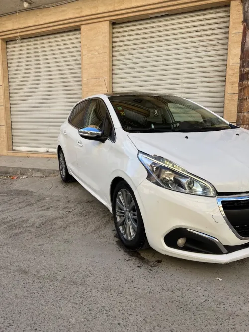 Peugeot 208 2015 Access Facelift