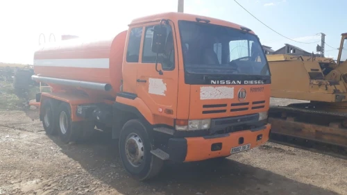 Nissan DIESL 2006