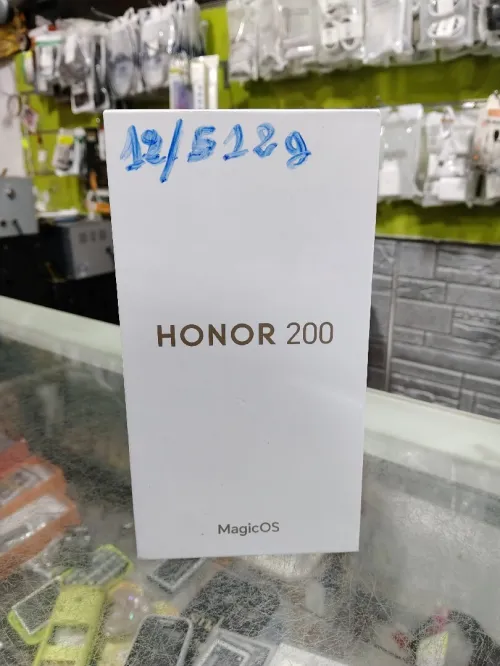 HONOR 200