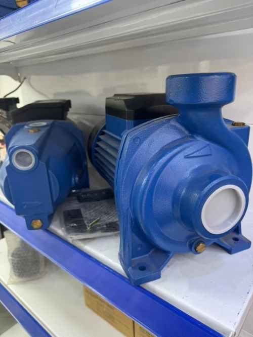Pompe domestique à eau / surpresseur 