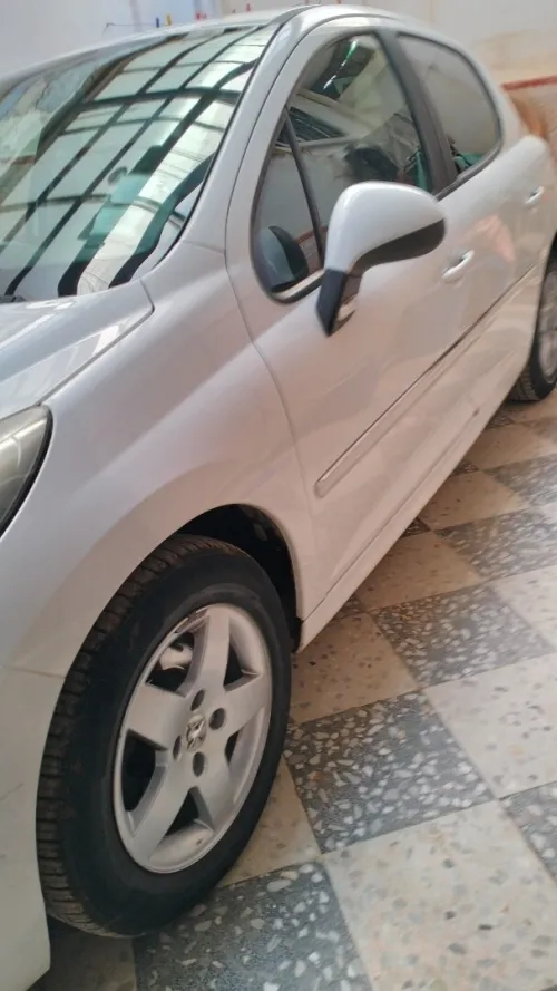 Peugeot 207 2013 