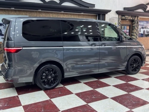 Volkswagen Multivan 2025 