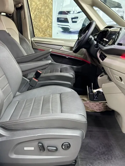Volkswagen Multivan 2025 