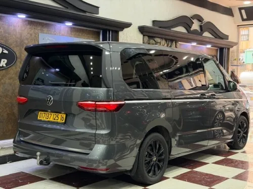 Volkswagen Multivan 2025 