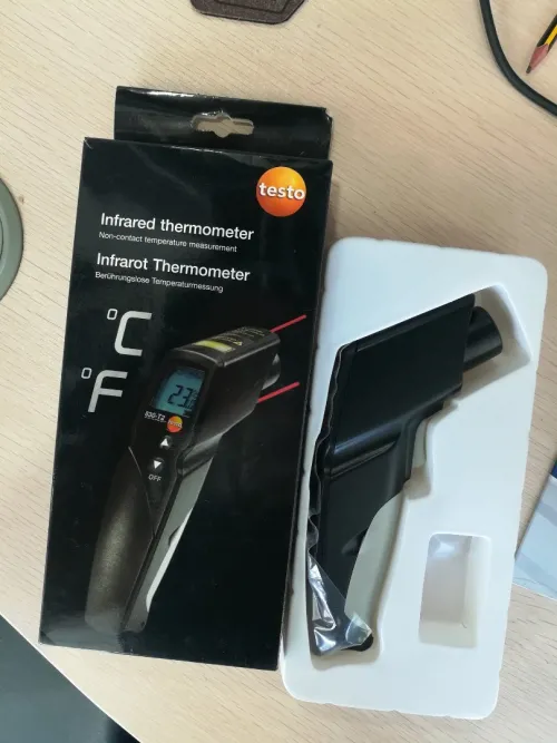 Thermomètre infrarouge Testo 830-T2