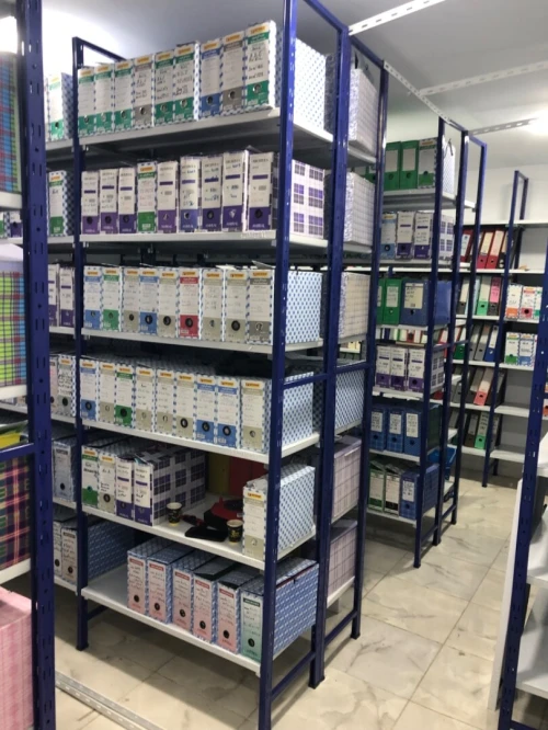 Équipement magasin /boîte aux lettres /rayonnage lour mi lourd leger/armoire métallique