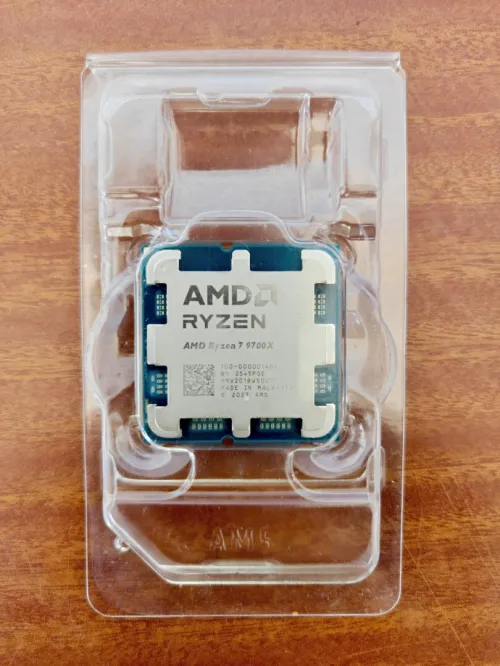 RYZEN 7 9700X