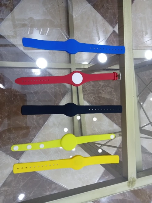 BRACELET EN SILICONE 