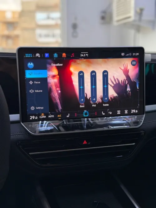 Volkswagen Passat 2025 Pro
