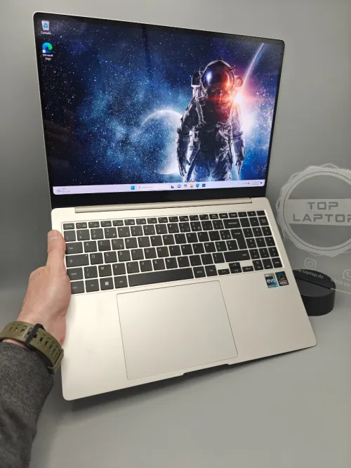 Samsung Galaxy Book 3 Pro AMOLED i7 13eme 1360P 16GB DDR5 512GB SSD 16" 3K QHD AMOLED 120Hz