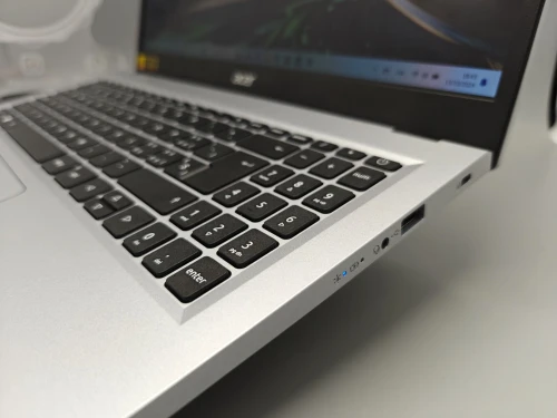 [VENDU] Acer Aspire 3 A315 Ryzen 5 7520u 16GB DDR5 512GB SSD NVME 15.6" FULL HD RADEON GRAPHICS