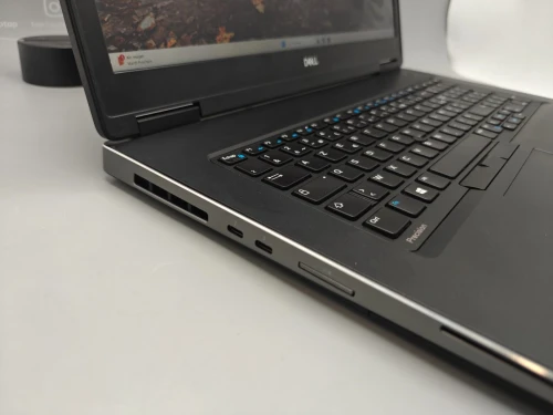 Dell Precision 7730 Carbon Workstation RADEON PRO WX 4150 i7 8750H 8th 32GB 512GB SSD 17.3" FHD