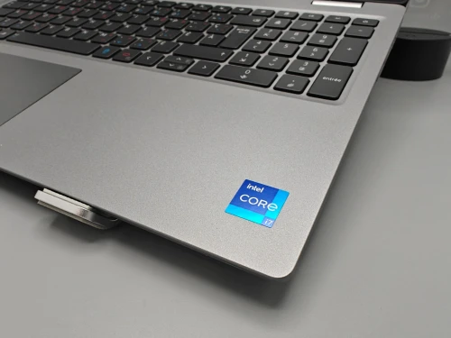 VENDU Dell Latitude 5530 NEUF JAMAIS UTILISÉ i7 1270P 12eme 16GB 512GB SSD 15.6" FULL HD IPS 