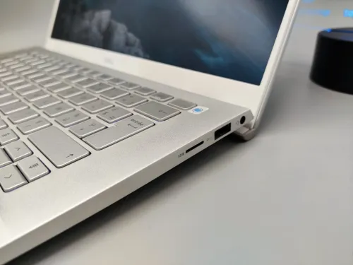 Dell Inspiron 5402 Core i7 1165G7 11th 16GB 512GB SSD NVMe 14" FULL HD IPS 