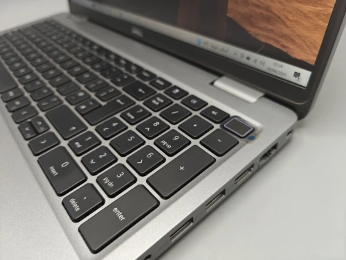 Dell Latitude 5540 i5 1345u vPRO 13eme 16GB 512GB SSD 15.6" FULL HD IPS