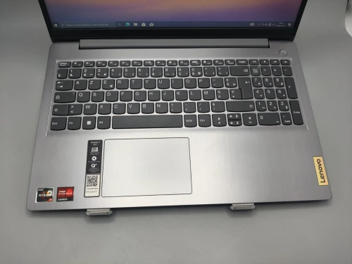 Lenovo IdeaPad 3 Ryzen 7 3700 8GB 256GB RADEON VEGA 10, 15.6" FULL HD