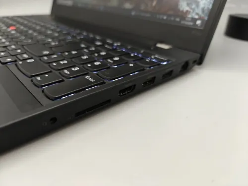 Lenovo Thinkpad P15v Gen 1 i7 10850H 10eme 32GB DDR4 512GB SSD NVME NVIDIA QUADRO P620 4GB 15.6" FHD