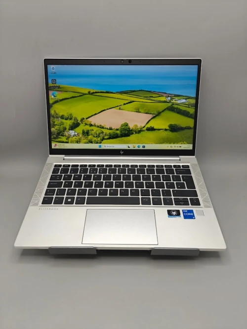 HP EliteBook 830 G8 i5 1135G7 11eme 16GB 256GB SSD NVMe 13.3" FULL HD IPS