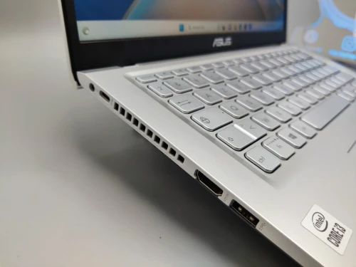 ASUS VIVOBOOK 14 X415 i3 1005G1 10eme 8GB 256GB SSD 14" FULL HD IPS
