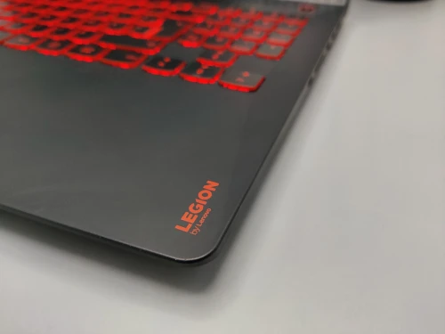 VENDU Lenovo Legion Y520 NVIDIA GTX 1050 i5 7300HQ 8GB 128GB SSD + 1TB 15.6" FULL HD IPS