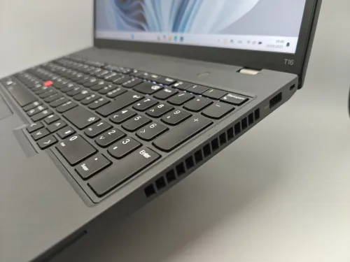 Lenovo Thinkpad T16 Gen2 i5 13eme 1345U vPro 16GB DDR5 512GB SSD 16.1" FULL HD IPS 