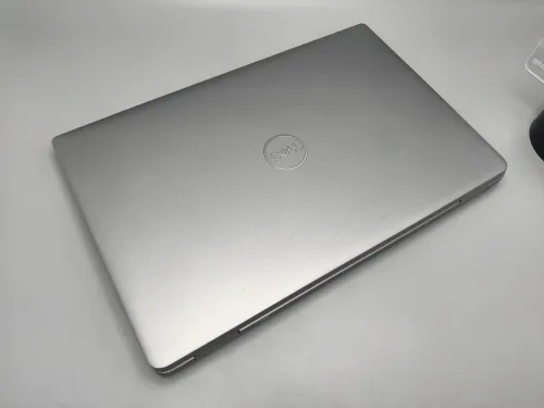 Dell Latitude 5540 i7 13eme 1365U vPRO 13eme 16GB 512GB SSD 15.6" FULL HD IPS 