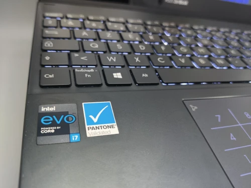 [VENDU] Asus ZenBook Flip OLED i7 1165G7 11th Convertible 16GB 512GB SSD 13.3" OLED FULL HD X360