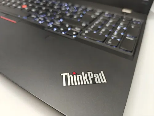 Lenovo Thinkpad P15v Gen 1 i7 10850H 10eme 32GB DDR4 512GB SSD NVME NVIDIA QUADRO P620 4GB 15.6" FHD