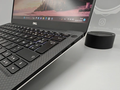 VENDU Dell XPS 13 7390 i7 10510u 10th 16GB 512GB SSD 13.3" FULL HD IPS 