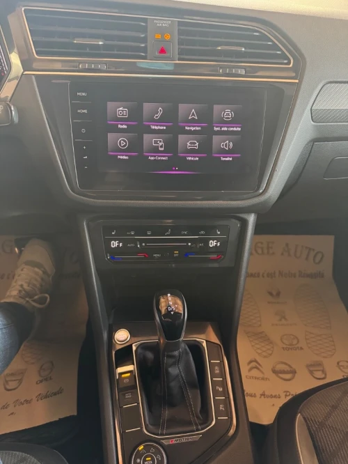 Volkswagen Tiguan 2023 R-Line black black