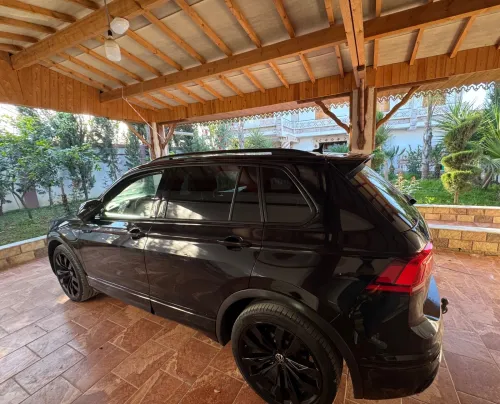 Volkswagen Tiguan 2023 R-Line black black