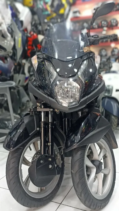 YAMAHA Tricity 2017