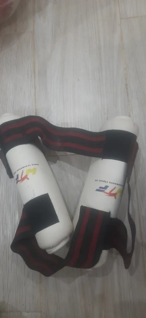 Gants plastron casque protège tibia 