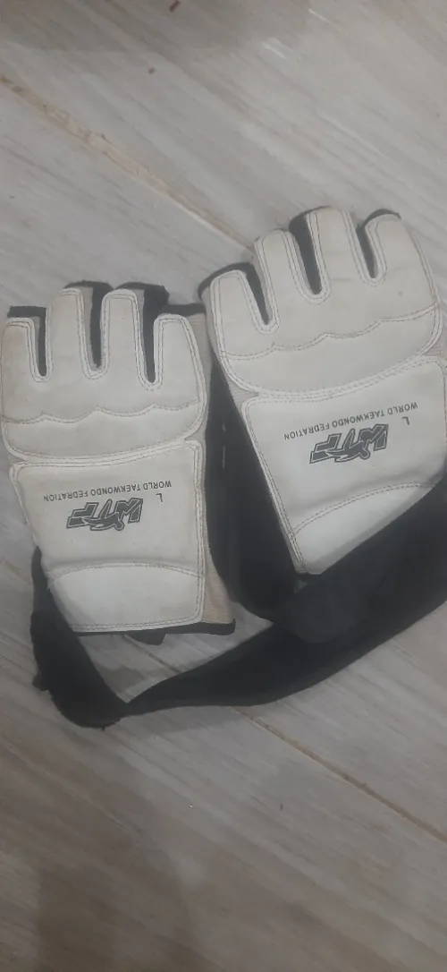 Gants plastron casque protège tibia 