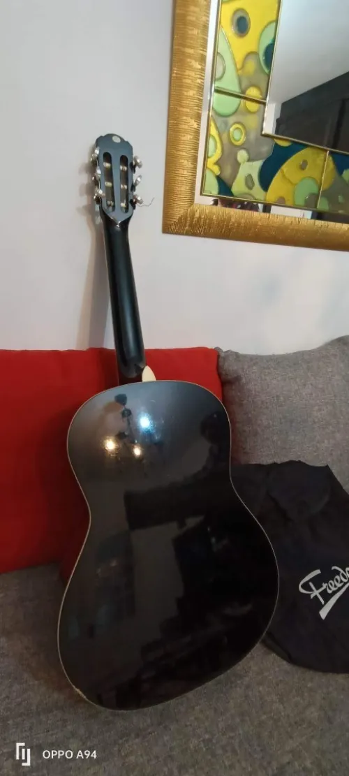 Guitare Black Sun noire 