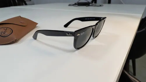Rayban Wayfarer inclinées