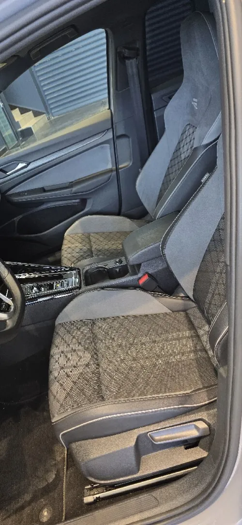 Volkswagen Golf 8 2024 R-Line