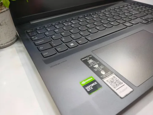 Lenovo ideapad 5 pro 15  Ryzen 7 16GB 512ssd 15.6P