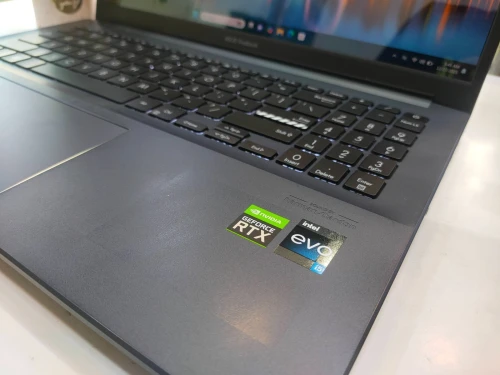 ASUS VIVOBOOK PRO  i5 512GB ssd  16GB   15P OLED