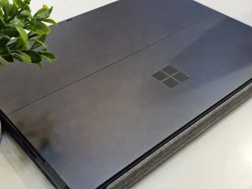 Microsoft Surface Pro 8 I5-11TH 16GB 256SSD  12.5P 3K Tactile