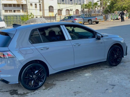 Volkswagen Golf 8 2025 R