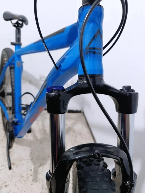 Vélo VTT Fuji Taille XL 29 pouces État Neuf frein Hydraulique 8 Vitesses