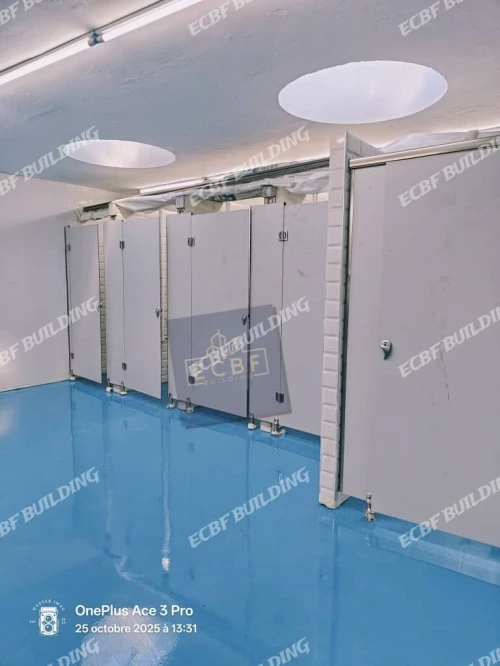 HPL - Cabine sanitaire et cassier en hpl