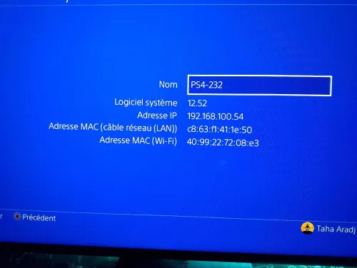 PlayStation 4 slim avec des jeux
